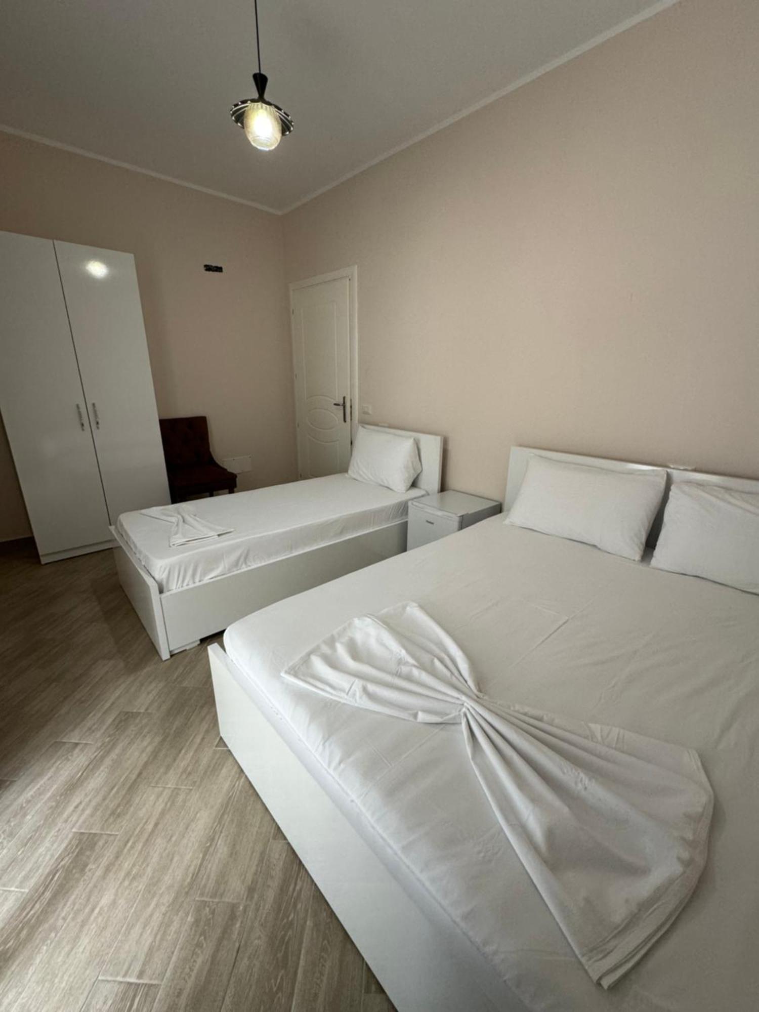 Vila Horizont Baks-Rrjoll Esterno foto