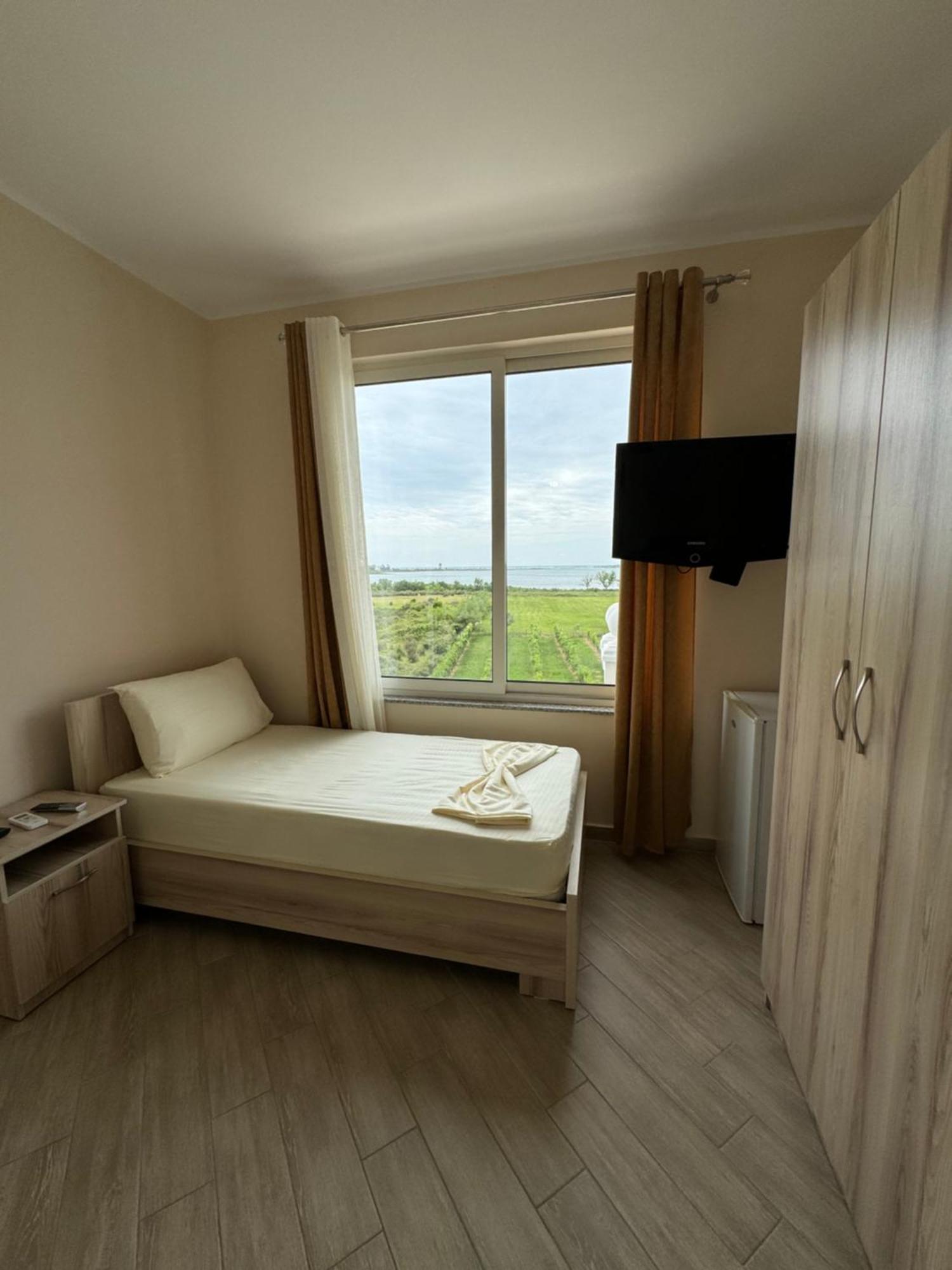 Vila Horizont Baks-Rrjoll Esterno foto